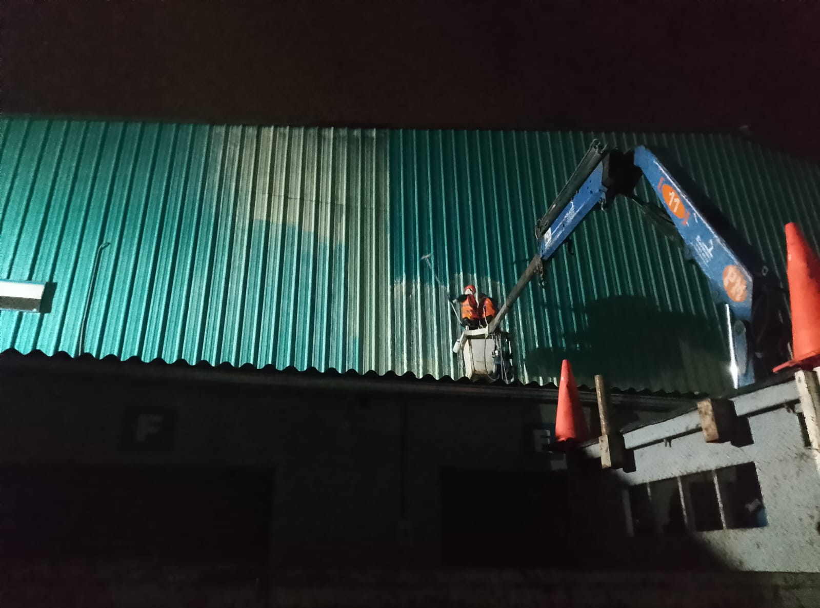 Limpieza de galpones en altura